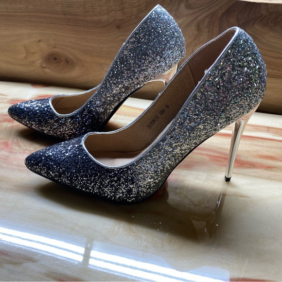 Mila Lady Silver Closed Point Toe Heels - Picture 7 of 11